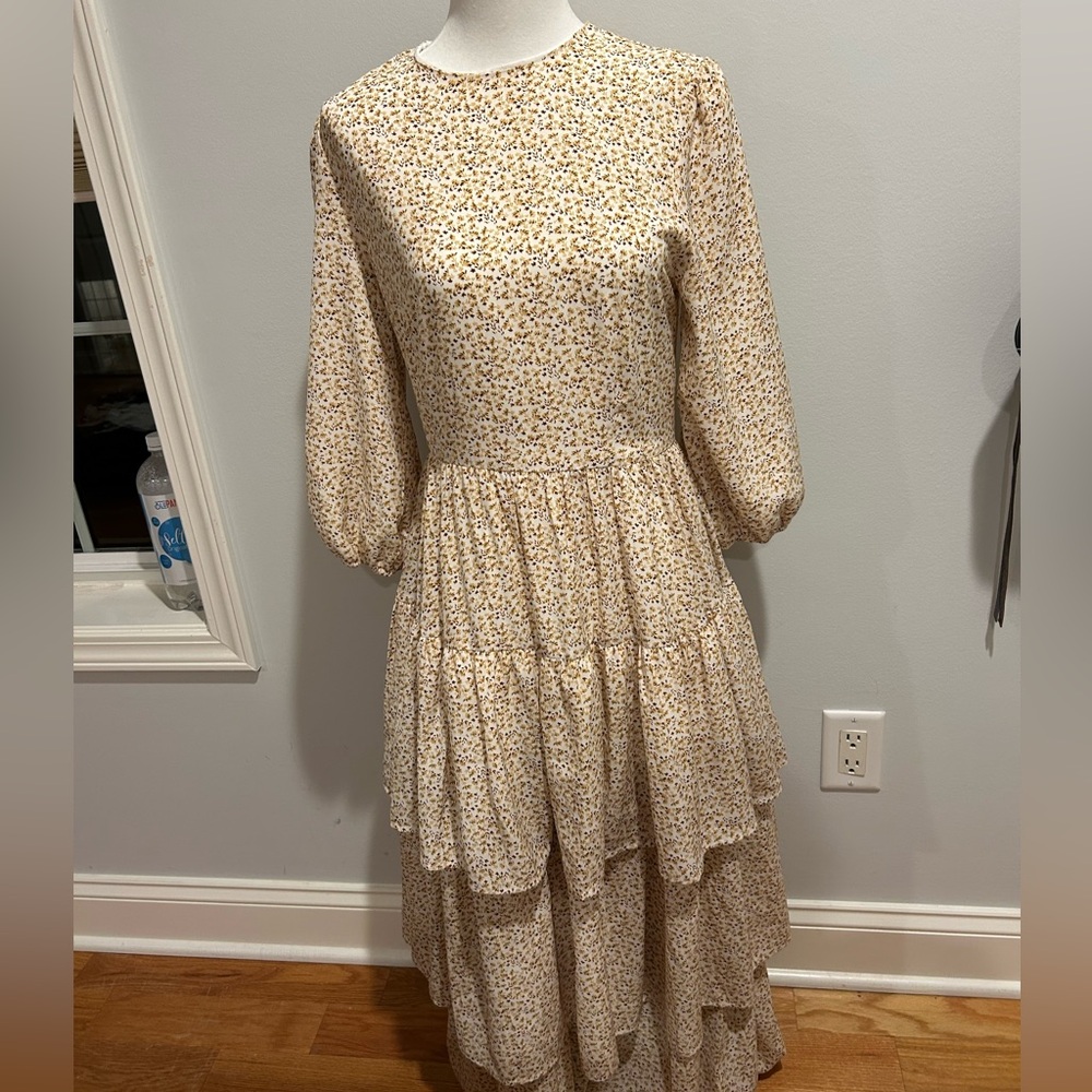 Creative Genius Floral Maxi Dress. Only been worn once. Size Xs